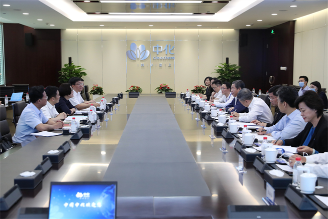 寧高寧董事長(cháng)會(huì )見(jiàn)贛州市委書(shū)記吳忠瓊