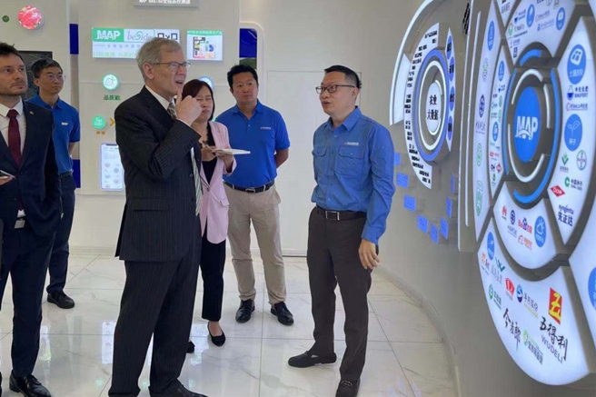 Swiss Ambassador to China Visits Syngenta Group China’s MAP Center in Tianjin