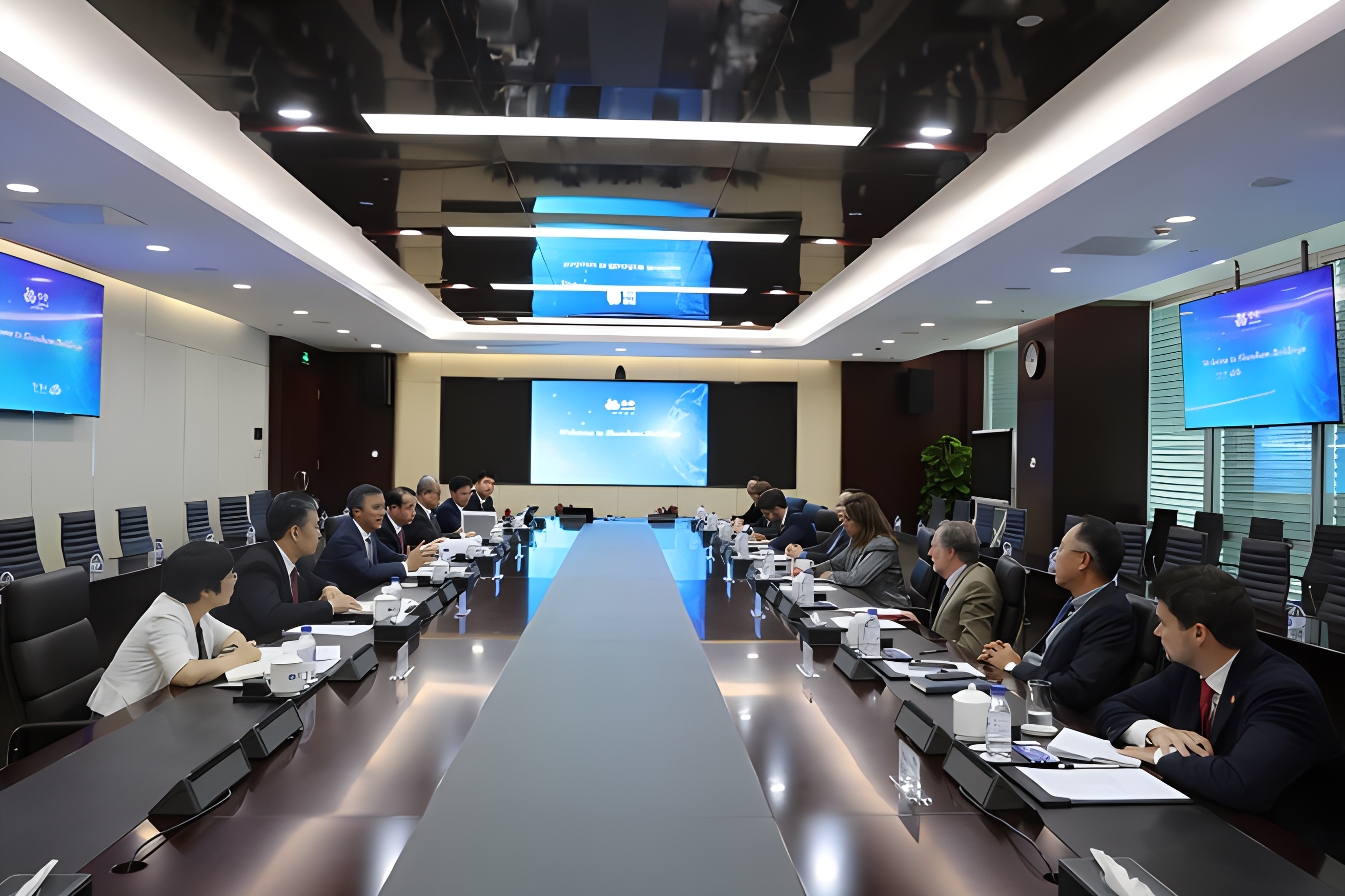 Jiao Jian Meets with Solvay CEO Ilham Kadri and Belgian Ambassador to China Bruno Angelet