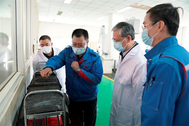 李凡榮總經(jīng)理調研昊華公司北橡院