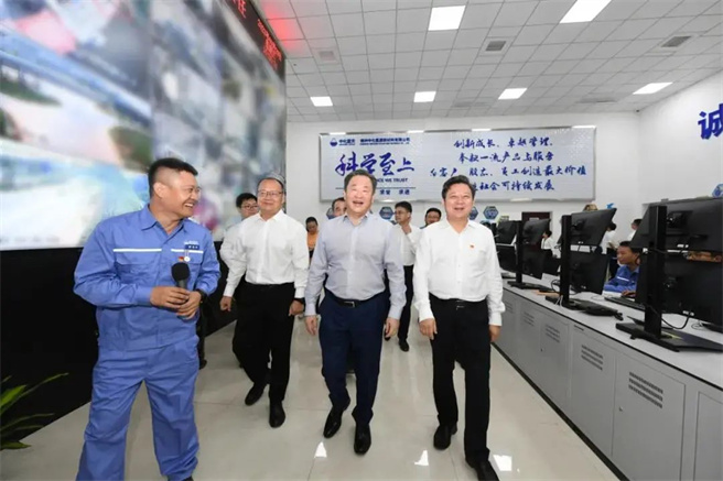 寧高寧董事長(cháng)會(huì )見(jiàn)湖南省市主要領(lǐng)導并調研中化藍天郴州基地