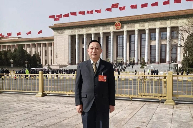 全國人大代表、益陽(yáng)橡機總工程師金進(jìn)堯兩會(huì )建議取消天然橡膠進(jìn)口關(guān)稅