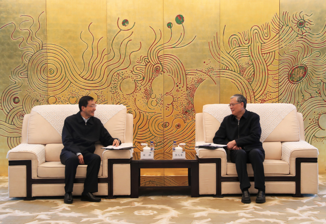 李凡榮會(huì )見(jiàn)山東省委常委、濟南市委書(shū)記劉強