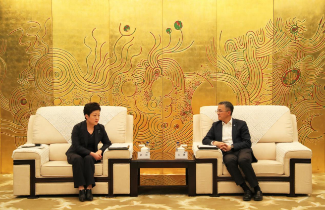 焦健會(huì )見(jiàn)南通市委副書(shū)記、市長(cháng)張彤
