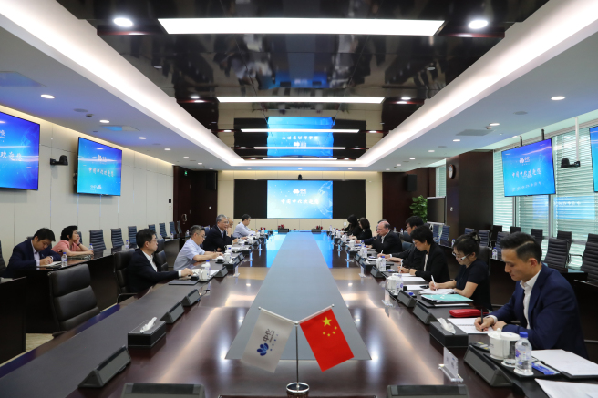 李凡榮會(huì )見(jiàn)匯豐集團主席杜嘉祺