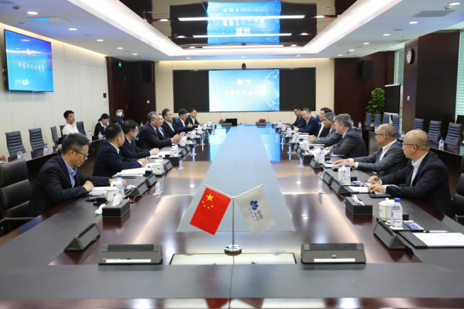 李凡榮會(huì )見(jiàn)霍尼韋爾全球首席執行官柯偉茂