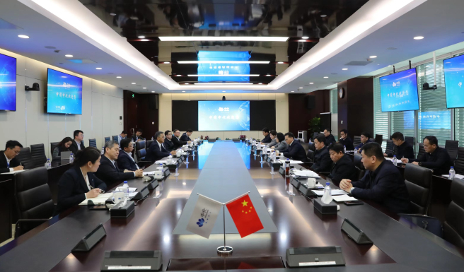 焦健會(huì )見(jiàn)湖北省副省長(cháng)彭勇